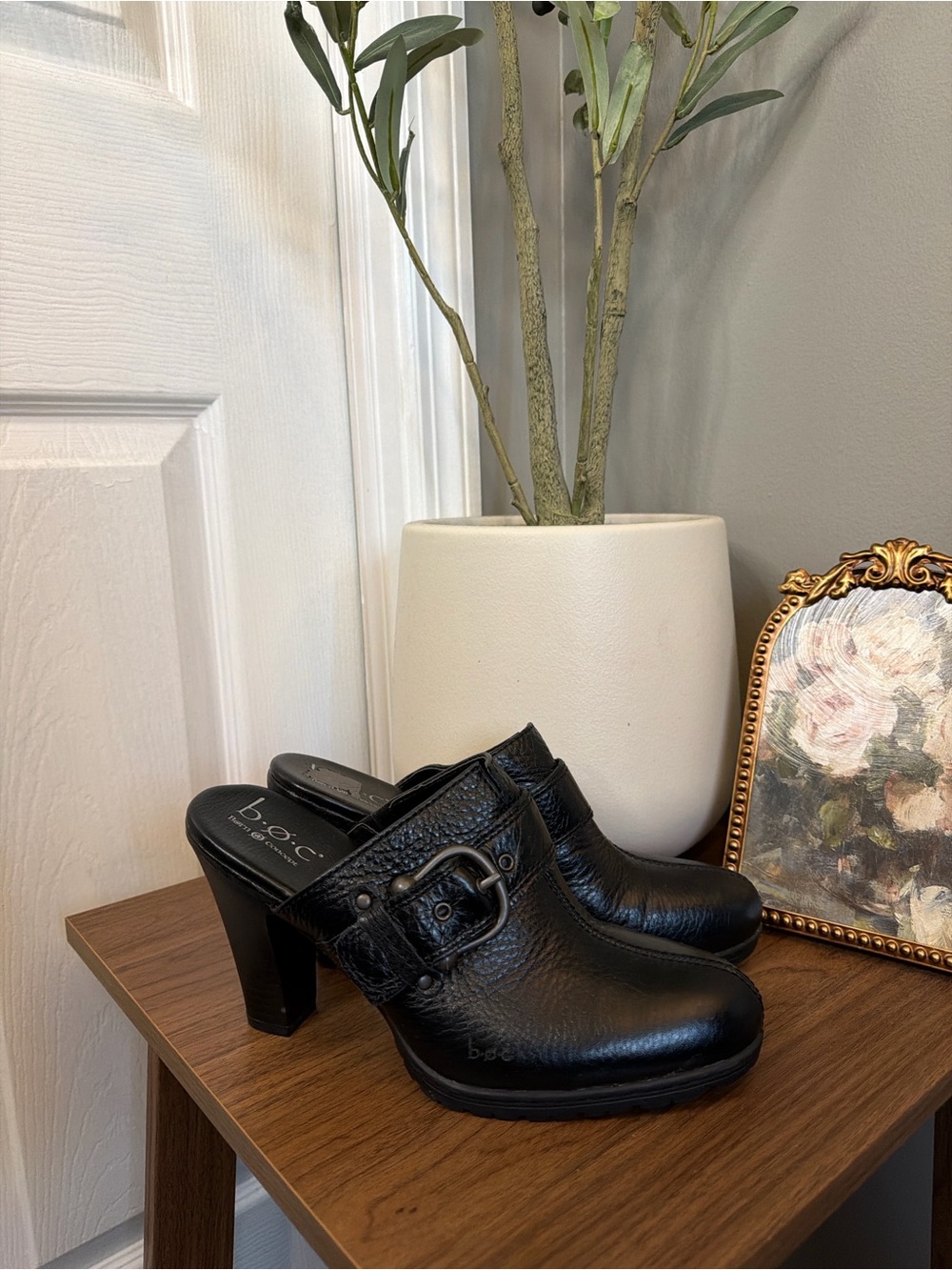 b.o.c. Born Concept Black Leather Buckle Mule Clogs Heeled Slip-On Shoes Size 9 - Picture 2 of 8
